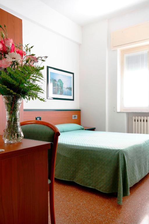 Albergo Adriana Челе Лигуре Стая снимка
