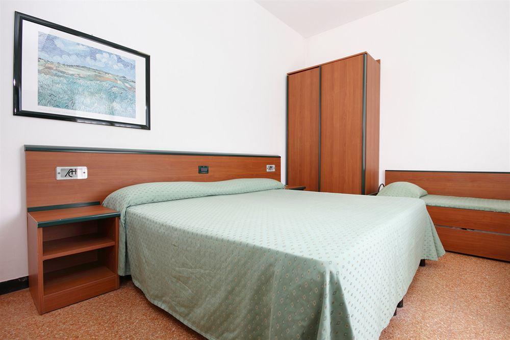 Albergo Adriana Челе Лигуре Екстериор снимка