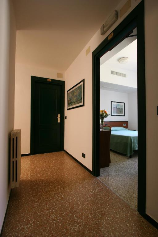 Albergo Adriana Челе Лигуре Екстериор снимка