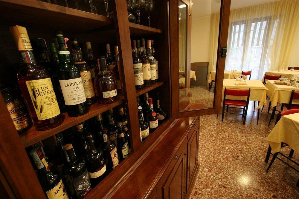 Albergo Adriana Челе Лигуре Екстериор снимка