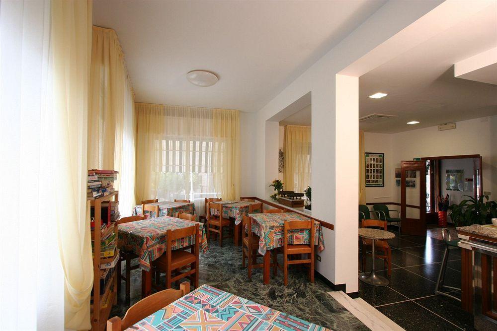 Albergo Adriana Челе Лигуре Екстериор снимка