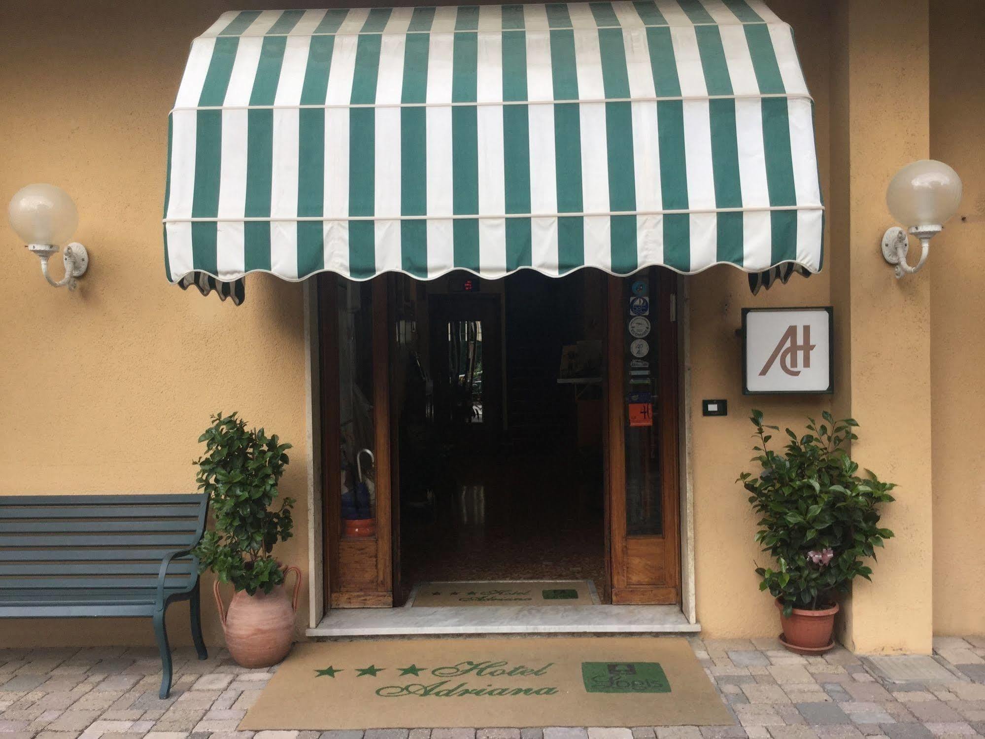 Albergo Adriana Челе Лигуре Екстериор снимка